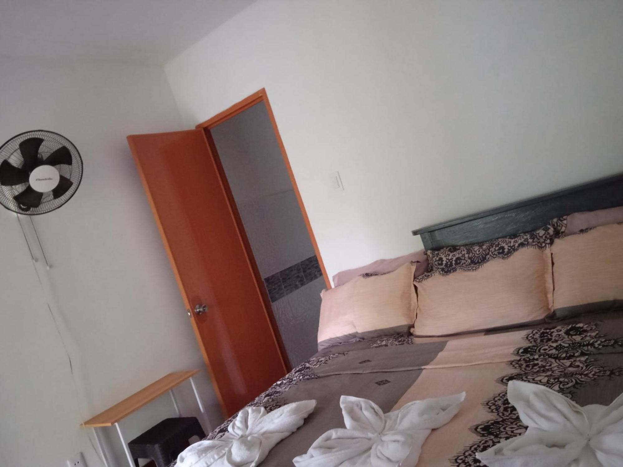 Bed and Breakfast Sarah'S Garden Bnb & Spa Clarin  Экстерьер фото