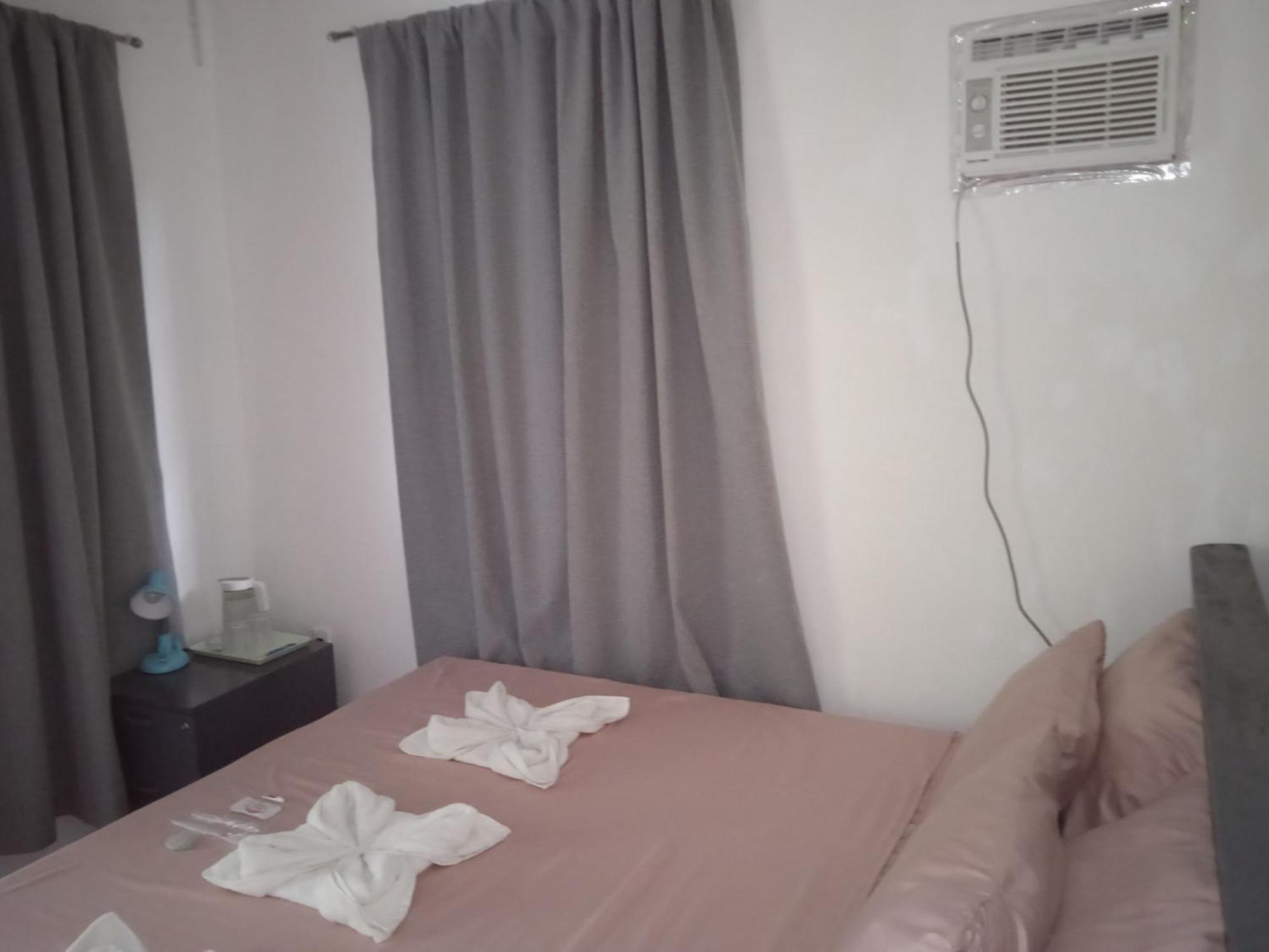 Bed and Breakfast Sarah'S Garden Bnb & Spa Clarin  Экстерьер фото