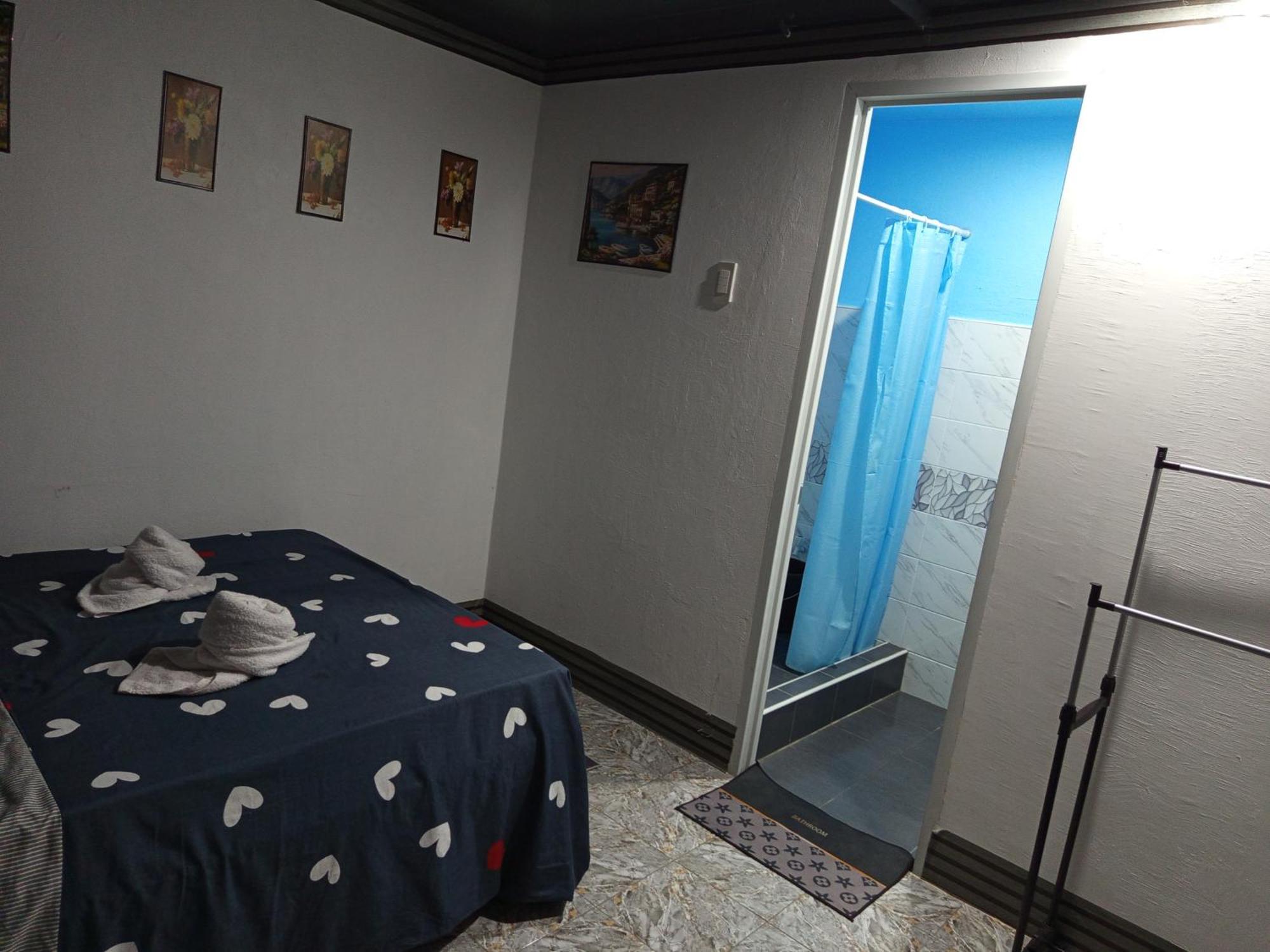 Bed and Breakfast Sarah'S Garden Bnb & Spa Clarin  Экстерьер фото